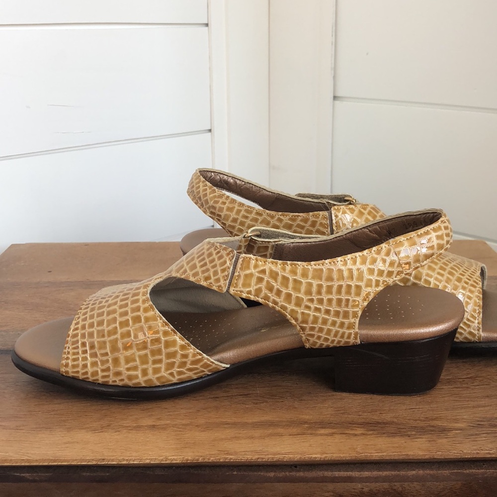 SAS Suntimer Croc Embossed Sandals - Picture 8 of 17